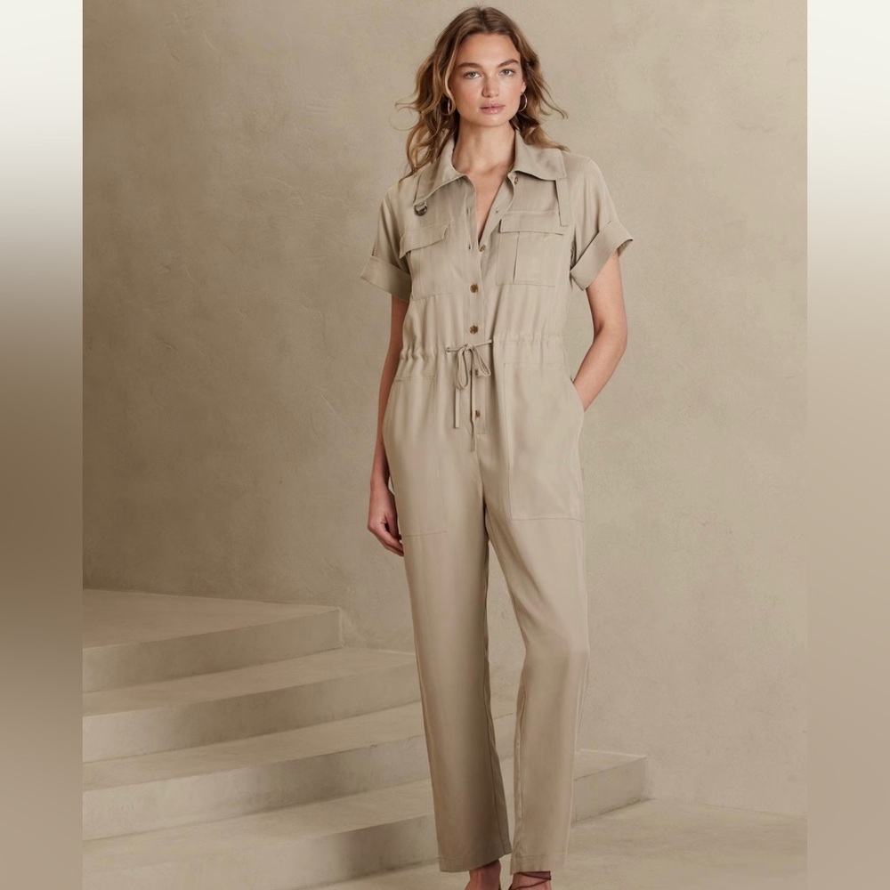 🆕Banana Republic utility jumpsuit